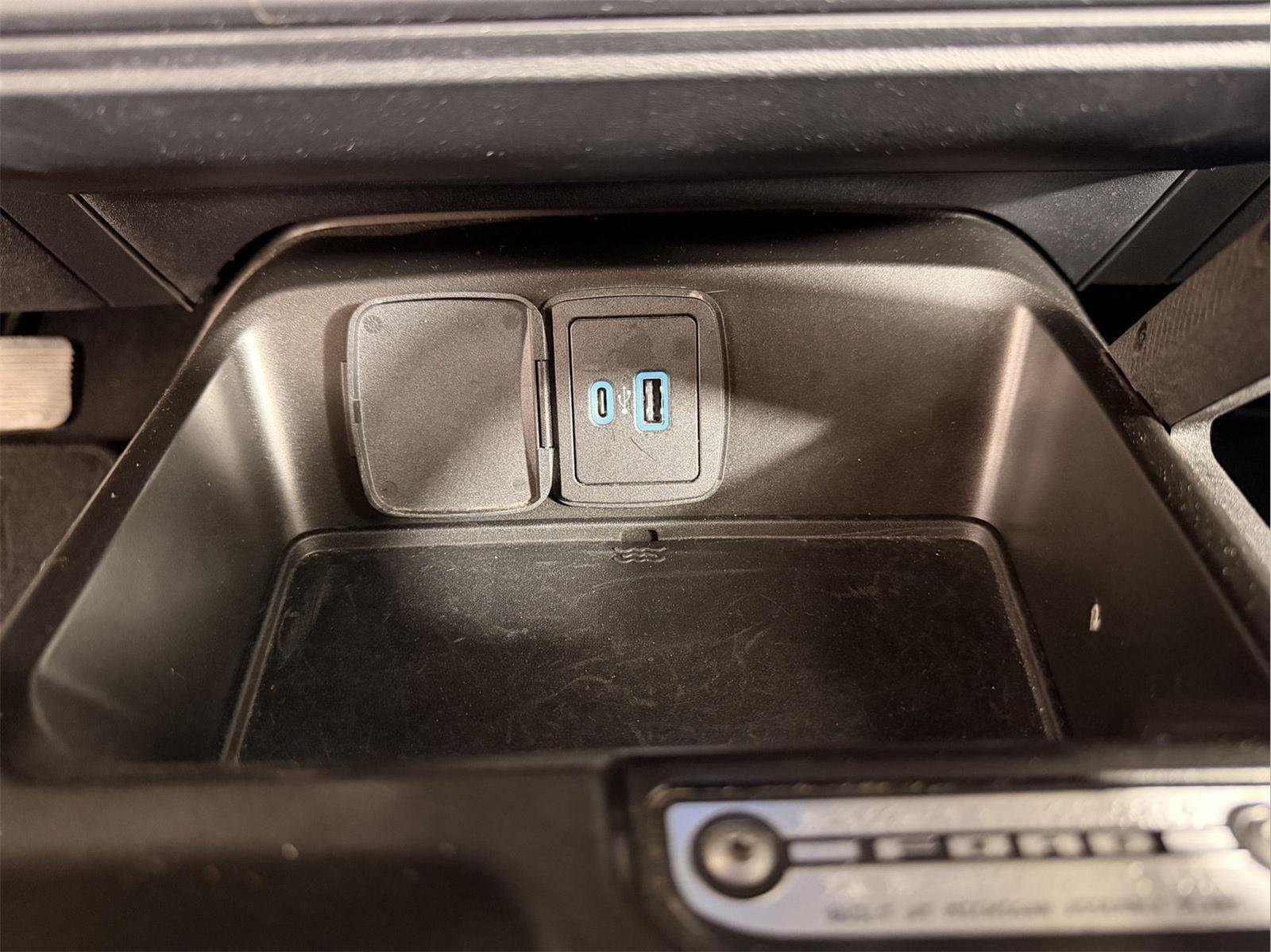Used 2023 Oxford White Ford Wildtrak Advanced image 31