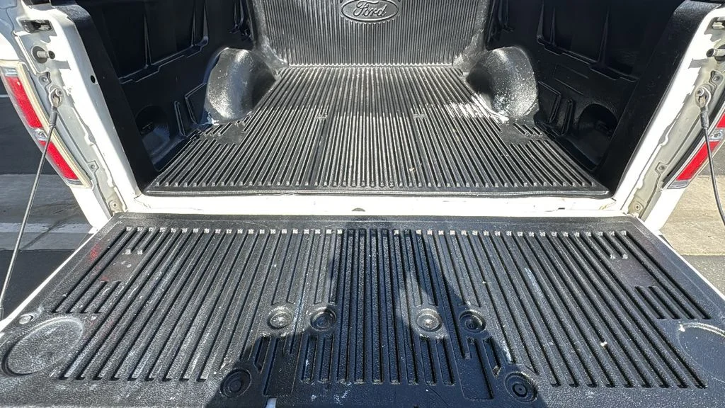 Used 2010 White Ford FX4 image 26