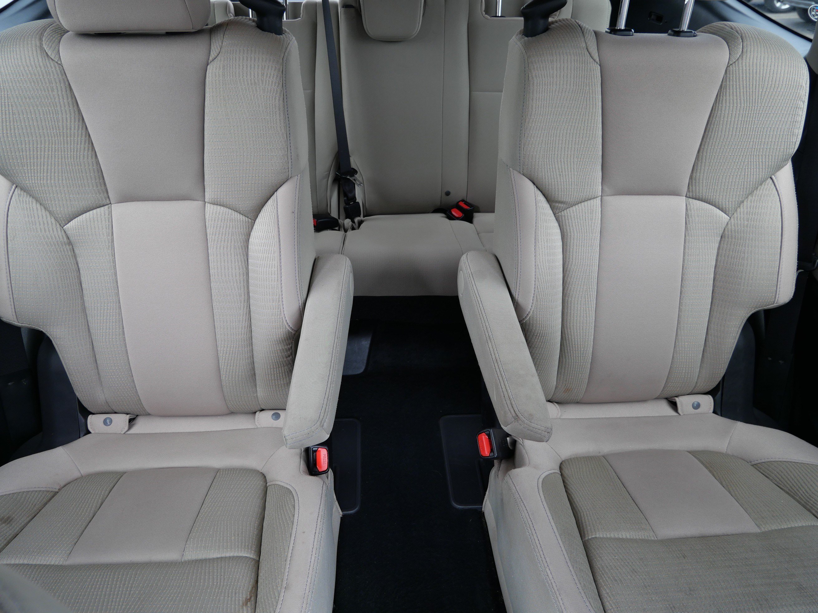 Used 2022 Crystal White Pearl Subaru Premium image 13
