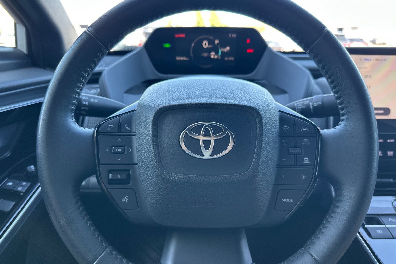 Certified Used 2023 Wind Chill Pearl Toyota XLE image 23