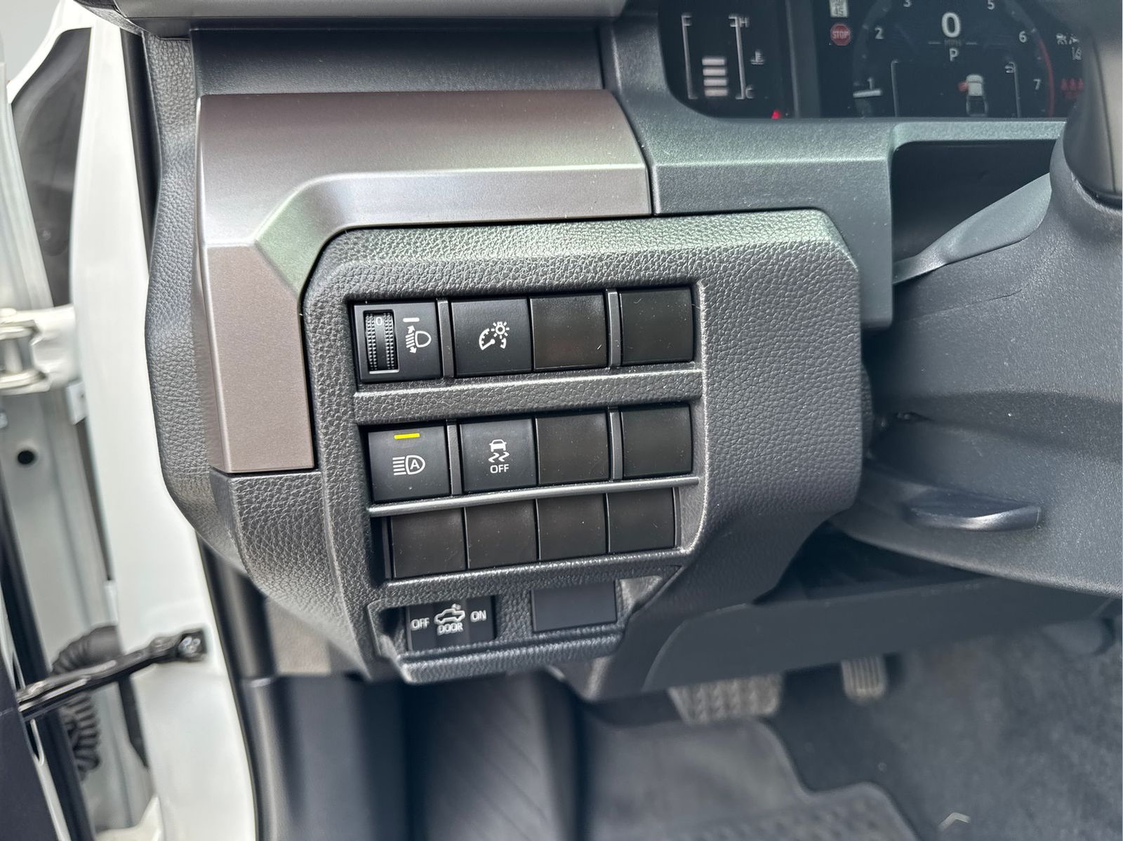 Used 2024 White Toyota SR5 image 18