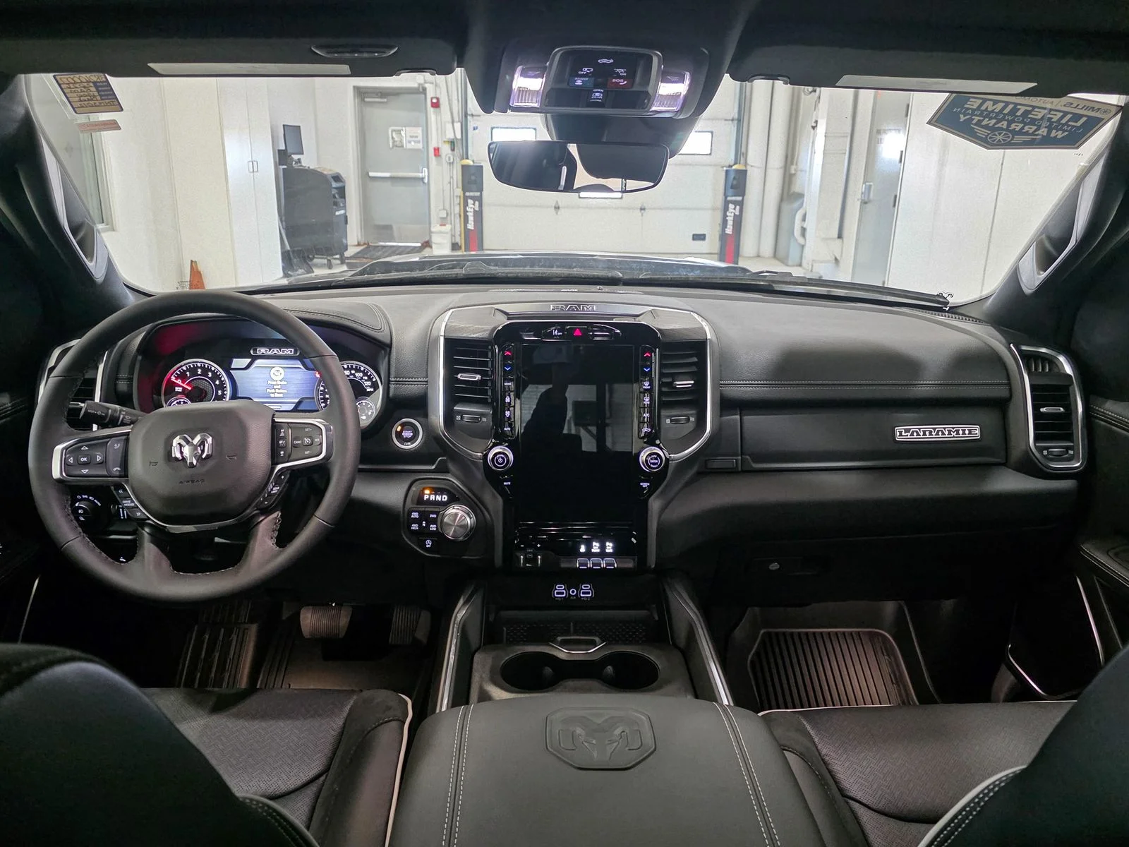 2026 RAM 1500 Laramie - Photo 24
