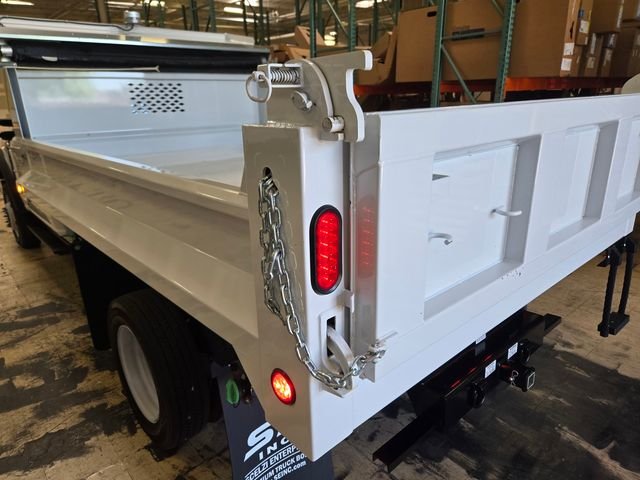 2024 Ford F-550 Super Duty Chassis Cab XL - Photo 42