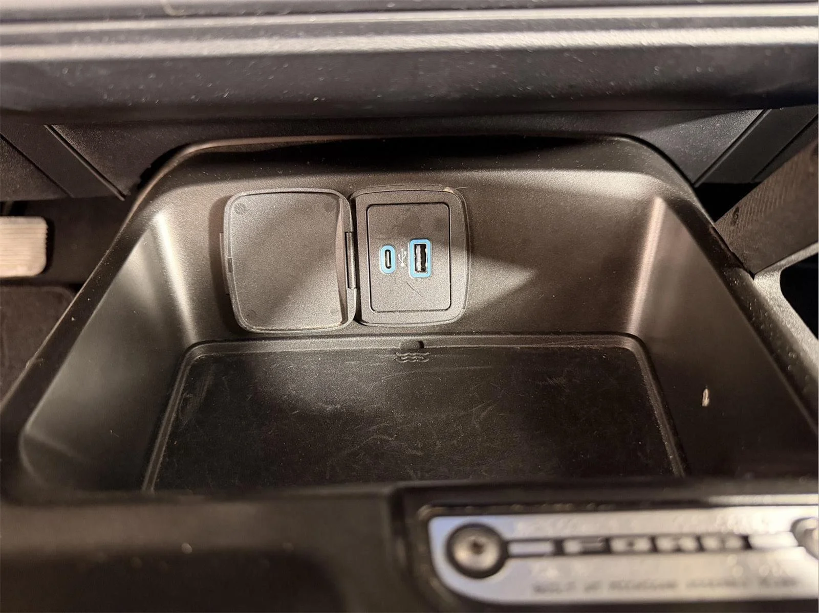 Used 2023 Oxford White Ford Wildtrak Advanced image 31