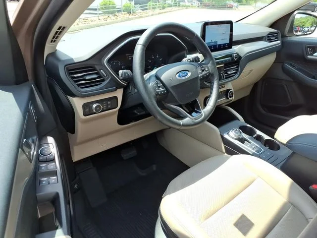 Used 2020 Gold Ford SEL image 20