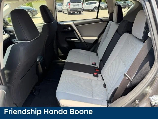 Used 2018 Gray Toyota XLE image 34