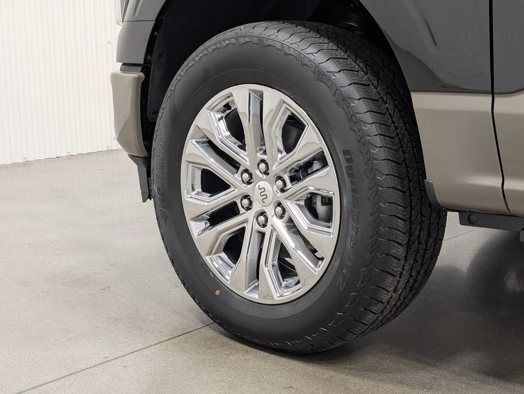 New 2026 Agate Black Metallic Ford King Ranch® image 2
