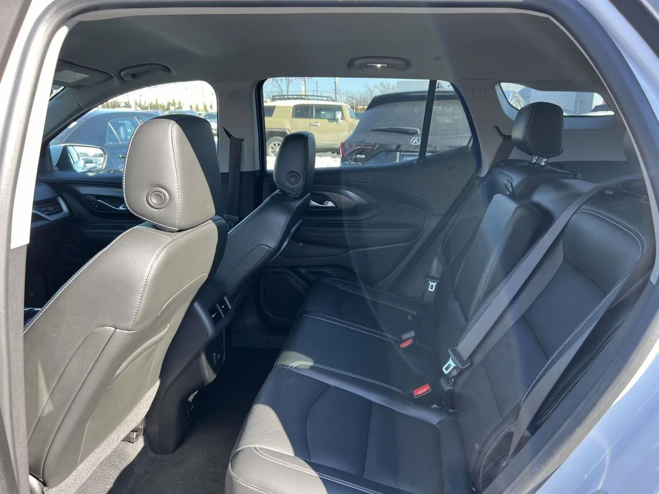 Used 2022 Summit White GMC AWD SLT image 22