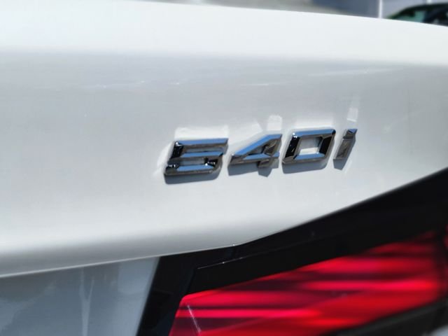 Used 2022 White BMW 540i xDrive image 12
