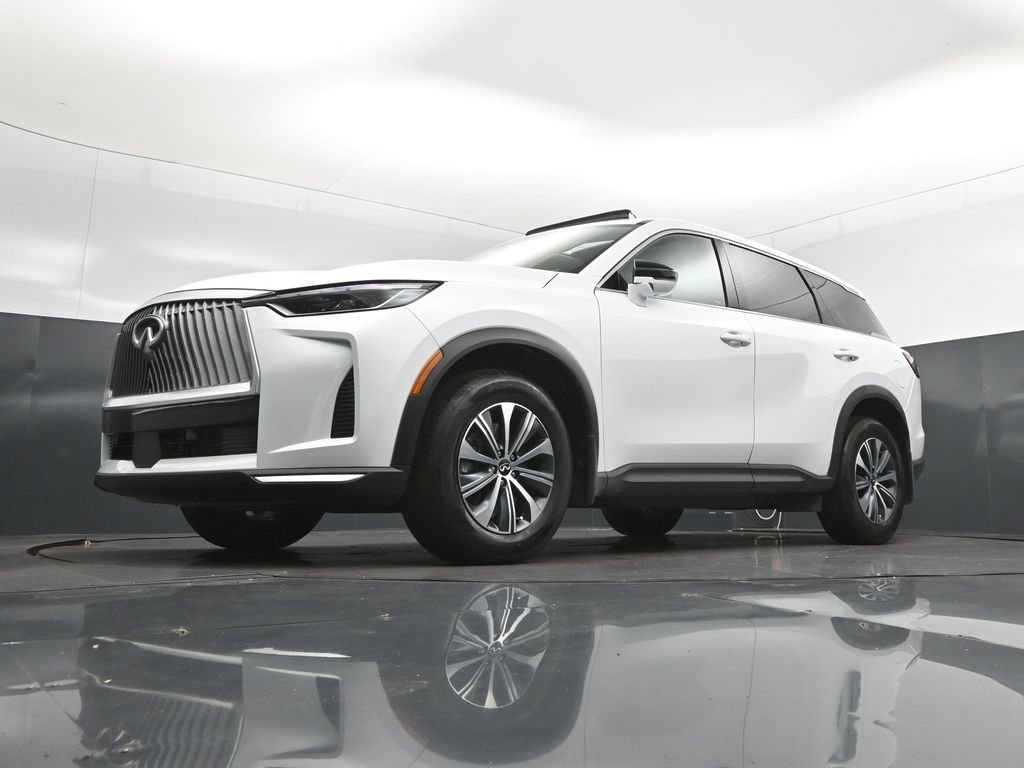 Certified Used 2026 White INFINITI PURE image 39