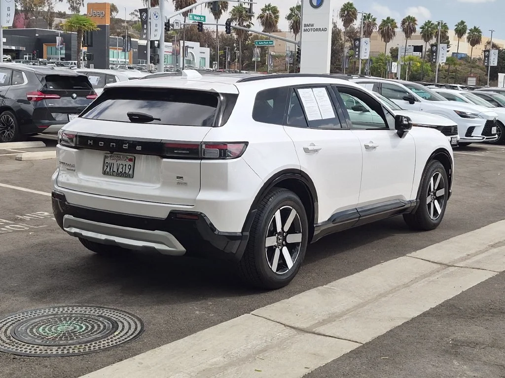 Used 2025  Honda Touring image 6