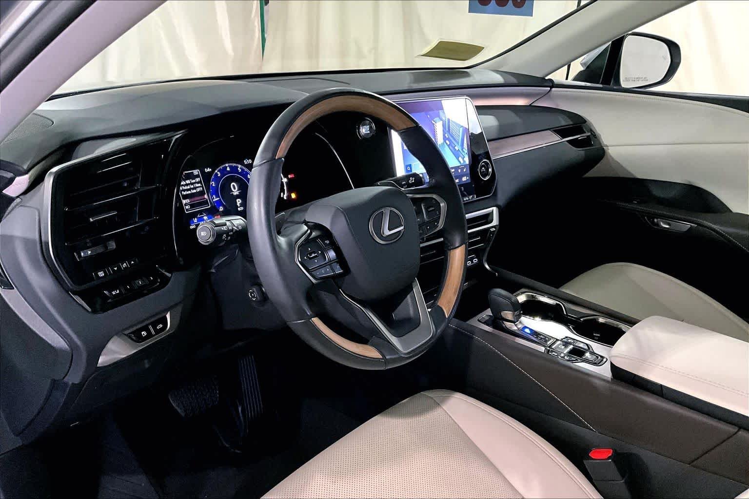 Used 2024 Iridium Lexus Premium image 26