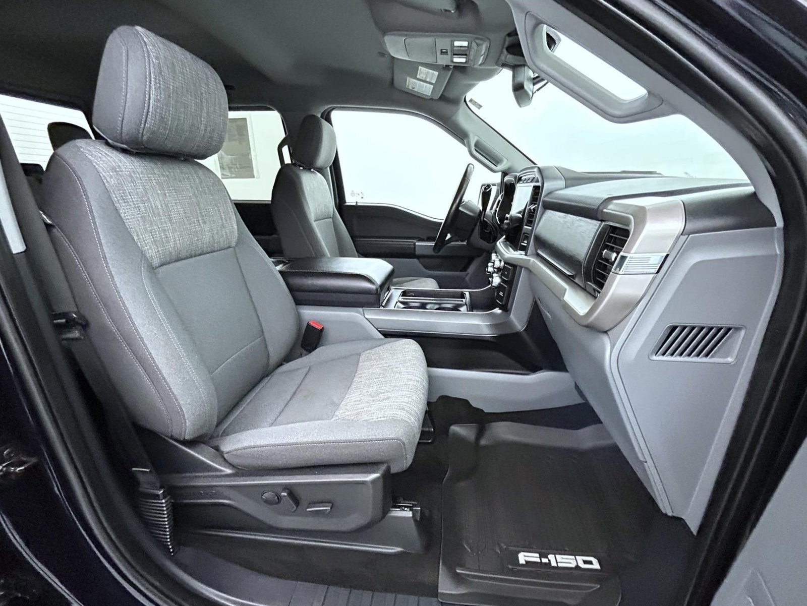 Used 2021 Blue Ford XLT image 15