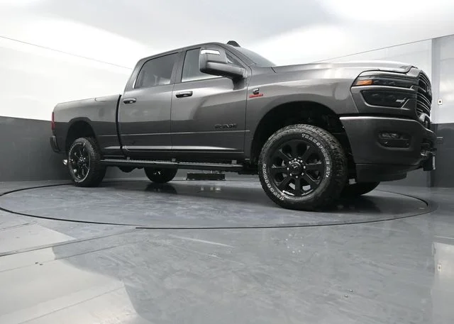 New 2026 Granite Crystal Metallic Clear-Coat Exterior Paint RAM Laramie image 20