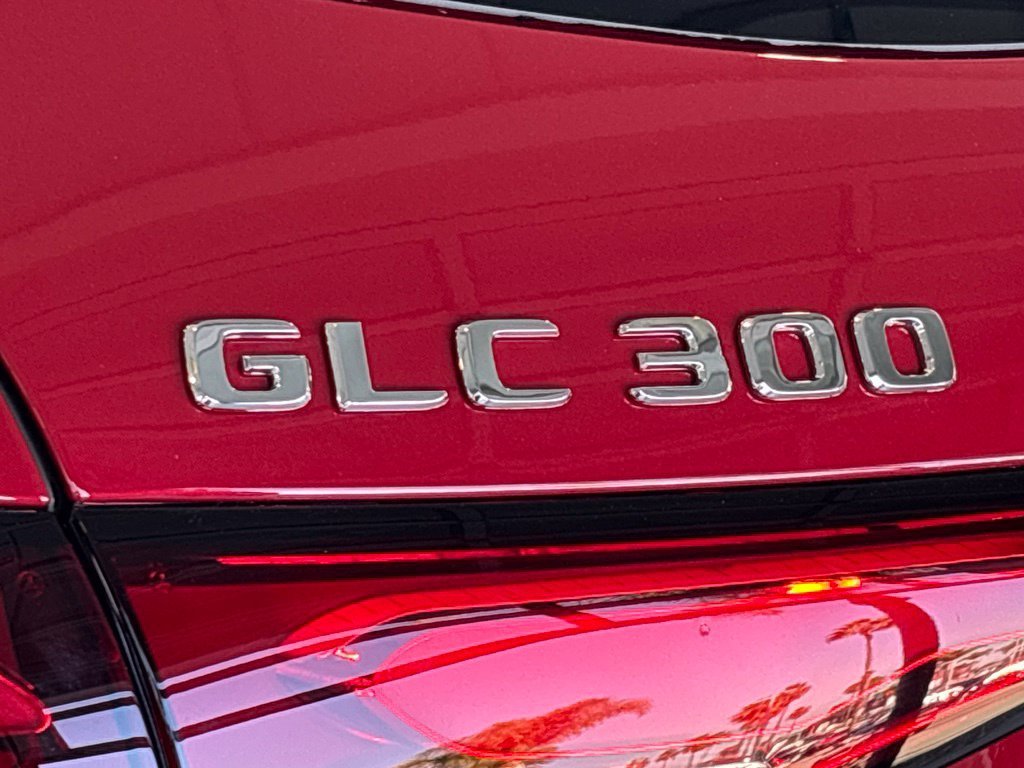 New 2027 MANUFAKTUR Patagonia Red Metallic Mercedes-Benz GLC 300 image 39