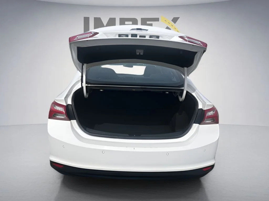 Used 2024 White Chevrolet LT image 29