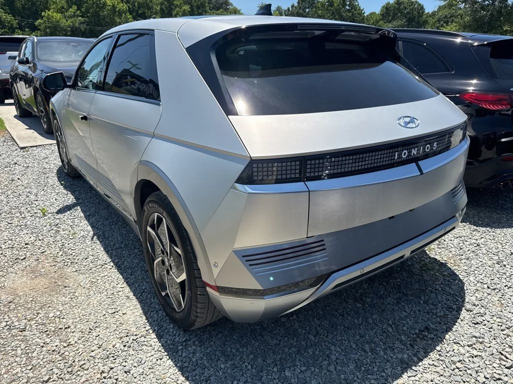 Used 2024 Gold Hyundai Limited image 5