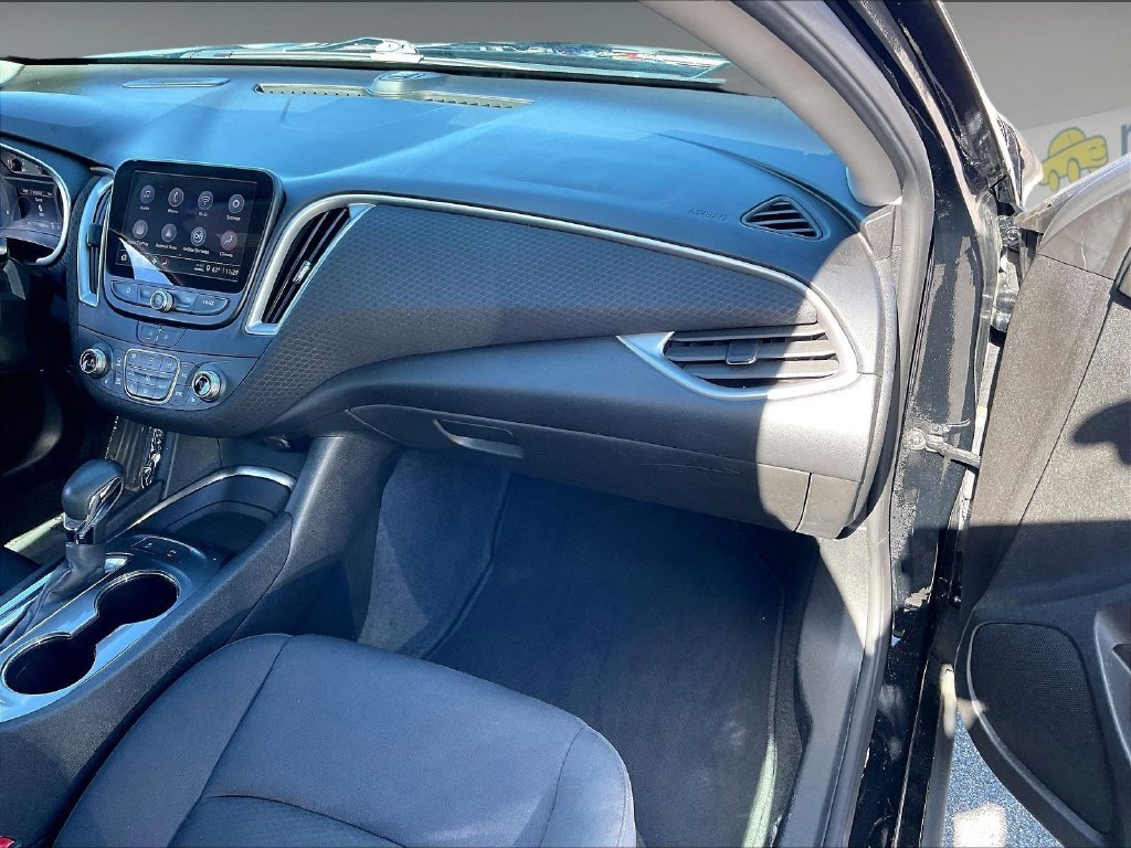 Used 2025 Mosaic Black Metallic Chevrolet LT image 12
