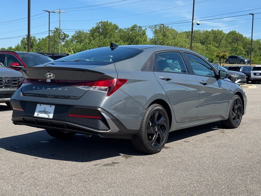 2026 Hyundai Elantra SEL Sport - Photo 11