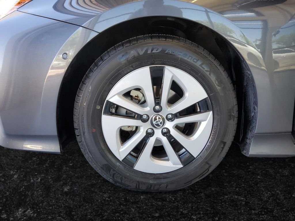 Used 2018 Gray Toyota Two image 26