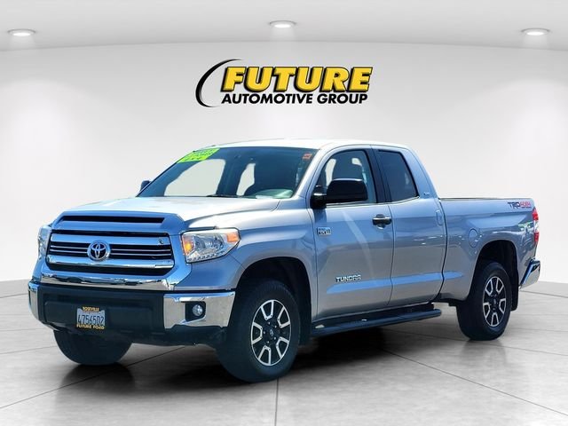 Used 2017  Toyota  image 8