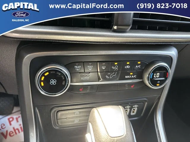 Used 2021  Ford SE image 29