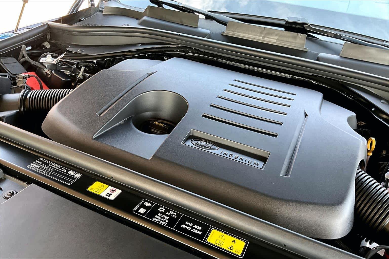 New 2026 Varesine Blue Land Rover SE image 17