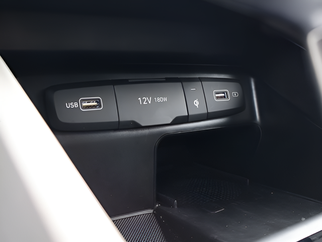 Used 2024 Gray Hyundai SEL image 29