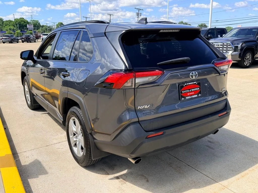 Used 2019 Magnetic Gray Met. Toyota XLE image 7