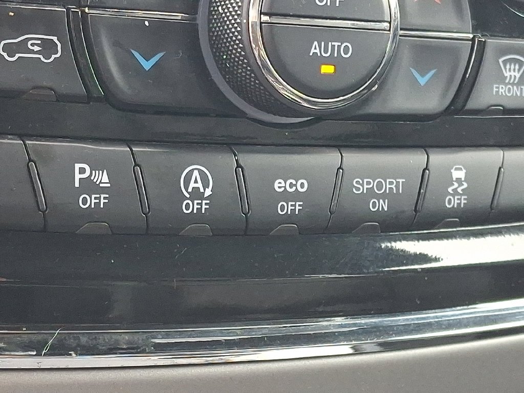 Used 2022 White Jeep Limited image 24