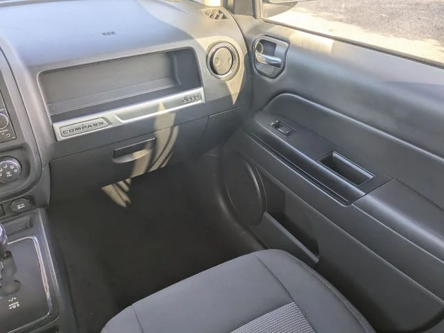 Used 2014 Bright White Clearcoat Jeep Sport image 17
