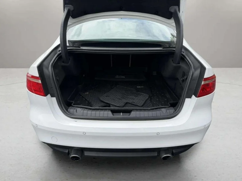 2018 Jaguar XF Prestige - Photo 32