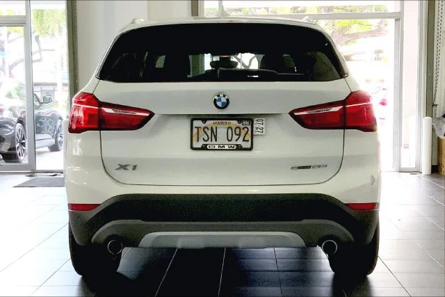 Used 2018 White BMW sDrive28i image 4