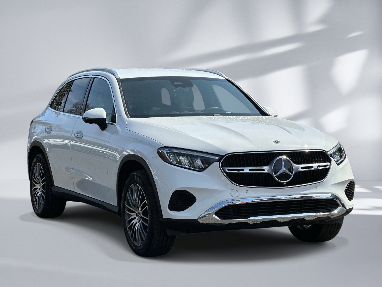 Certified Used 2025 Polar White Mercedes-Benz GLC 300 image 6