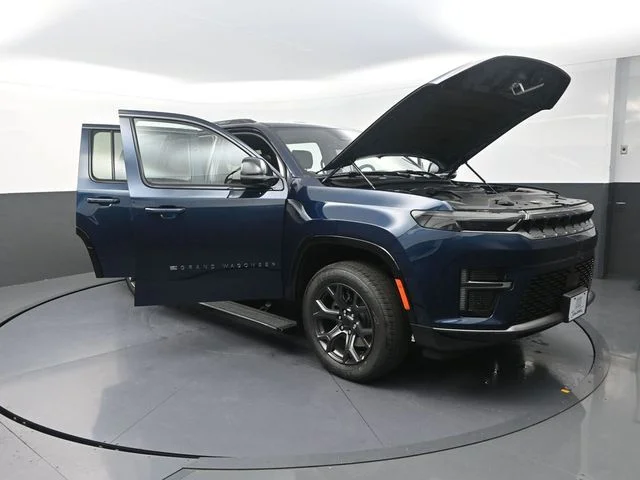 New 2026 Fathom Blue Pearl-Coat Exterior Paint Jeep Limited Altitude image 30