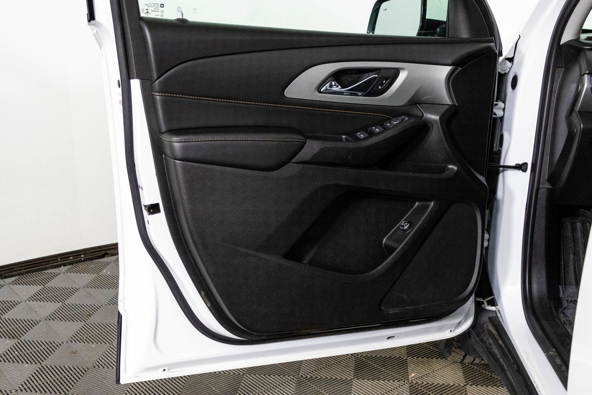 2021 CHEVROLET TRAVERSE - Image 30