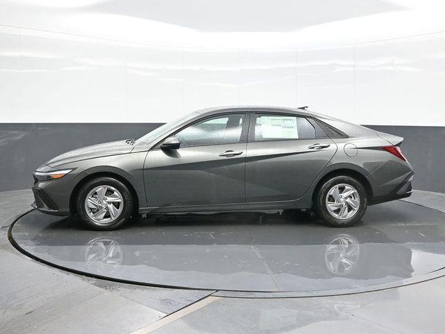 New 2026 Gray Hyundai SE image 4