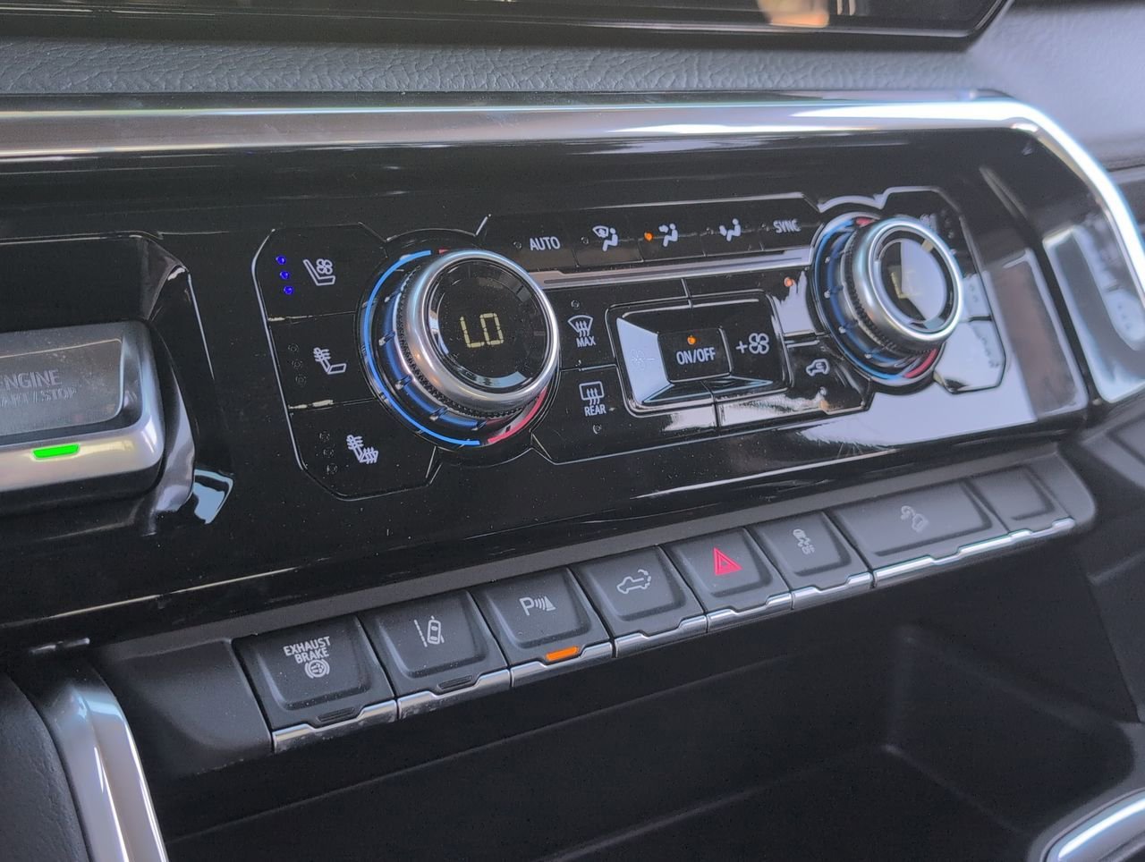 2026 GMC Sierra 2500HD Denali - Photo 11