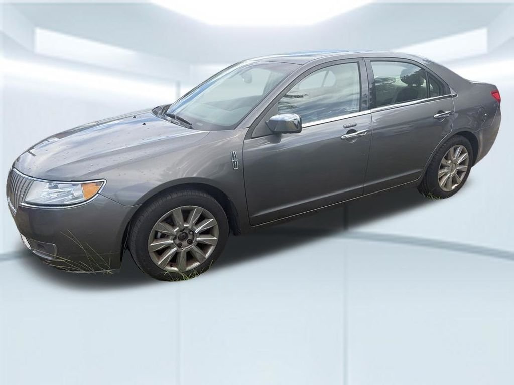 Used 2012 Gray Lincoln Base image 2