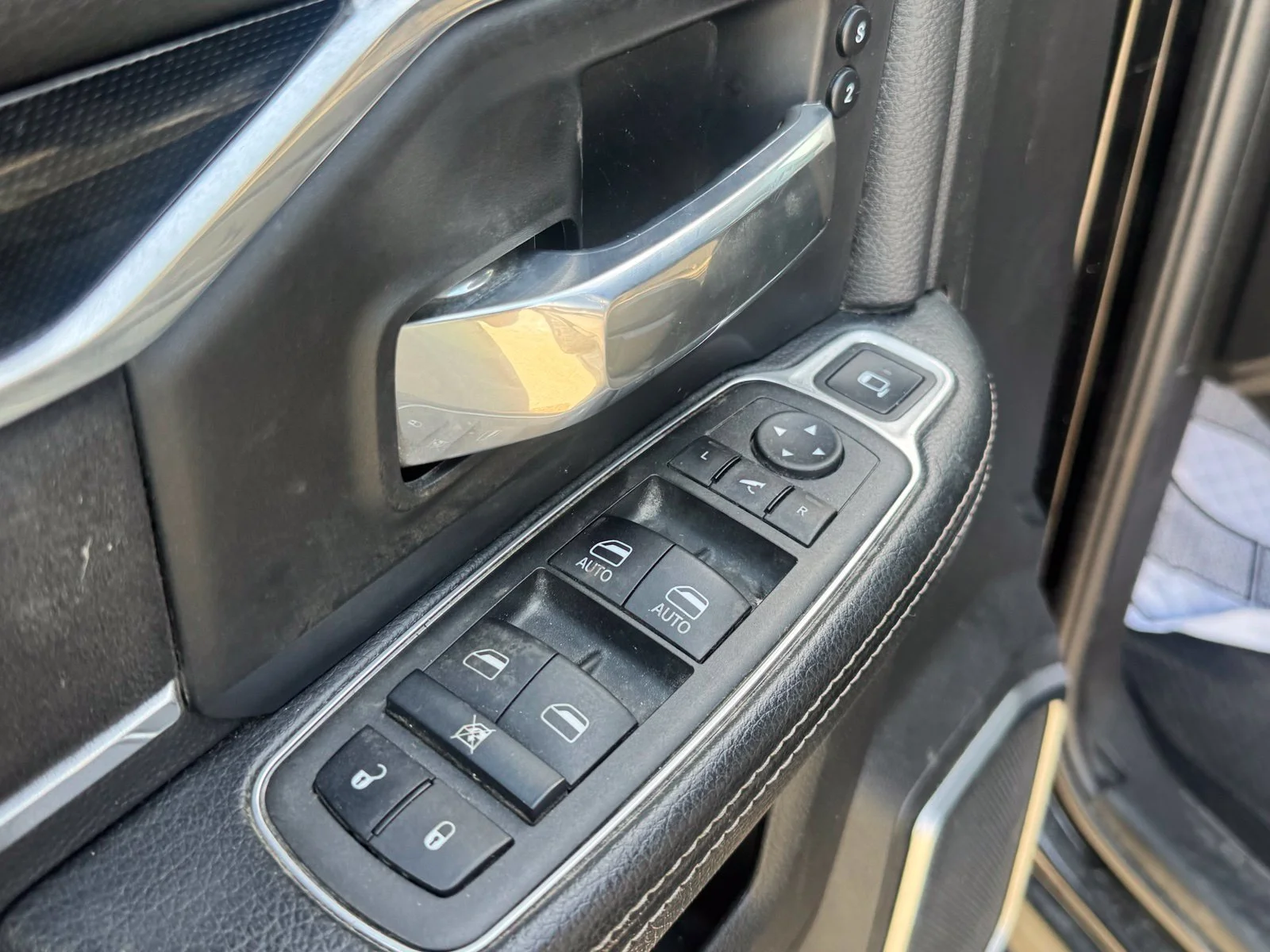 Used 2022 Black Ram Laramie image 13
