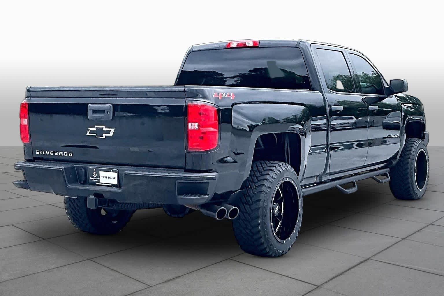 Used 2018 Black Chevrolet Custom image 12