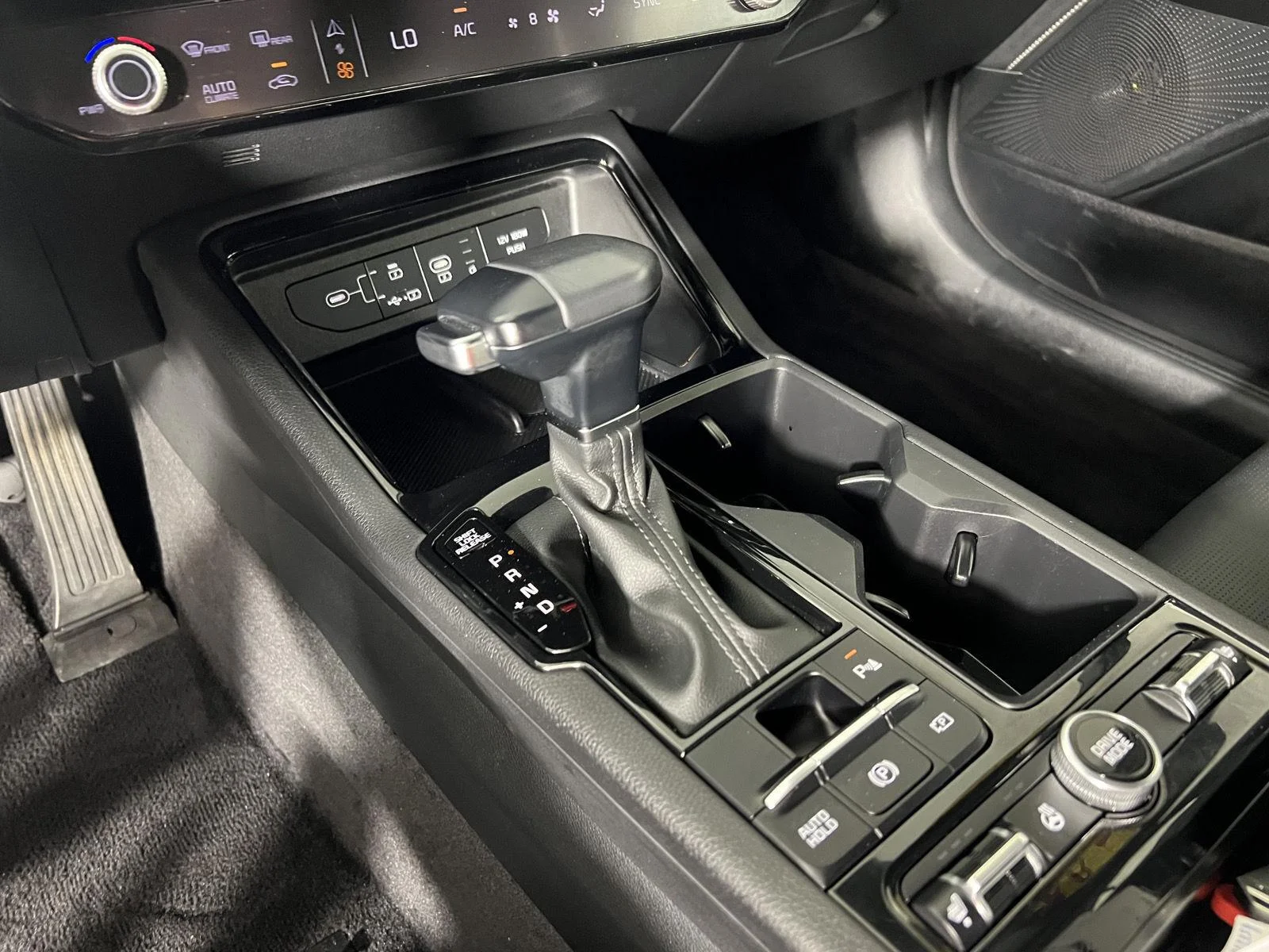 Certified Used 2025 Wolf Gray Kia GT-Line image 41