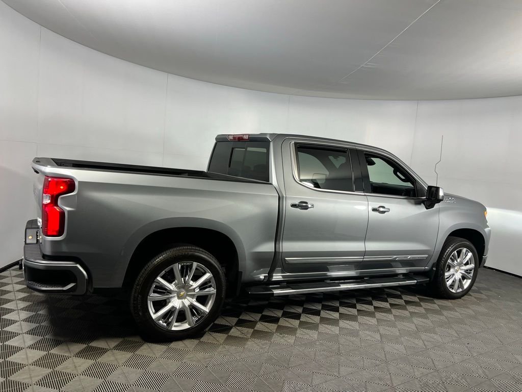 2023 Chevrolet Silverado 1500 High Country photo 3