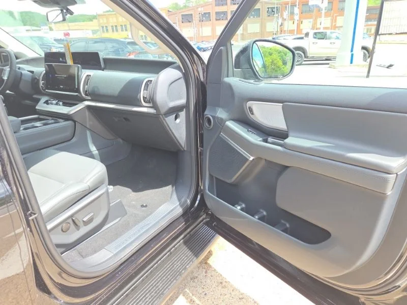 New 2026 Agate Black Metallic Ford Active image 16