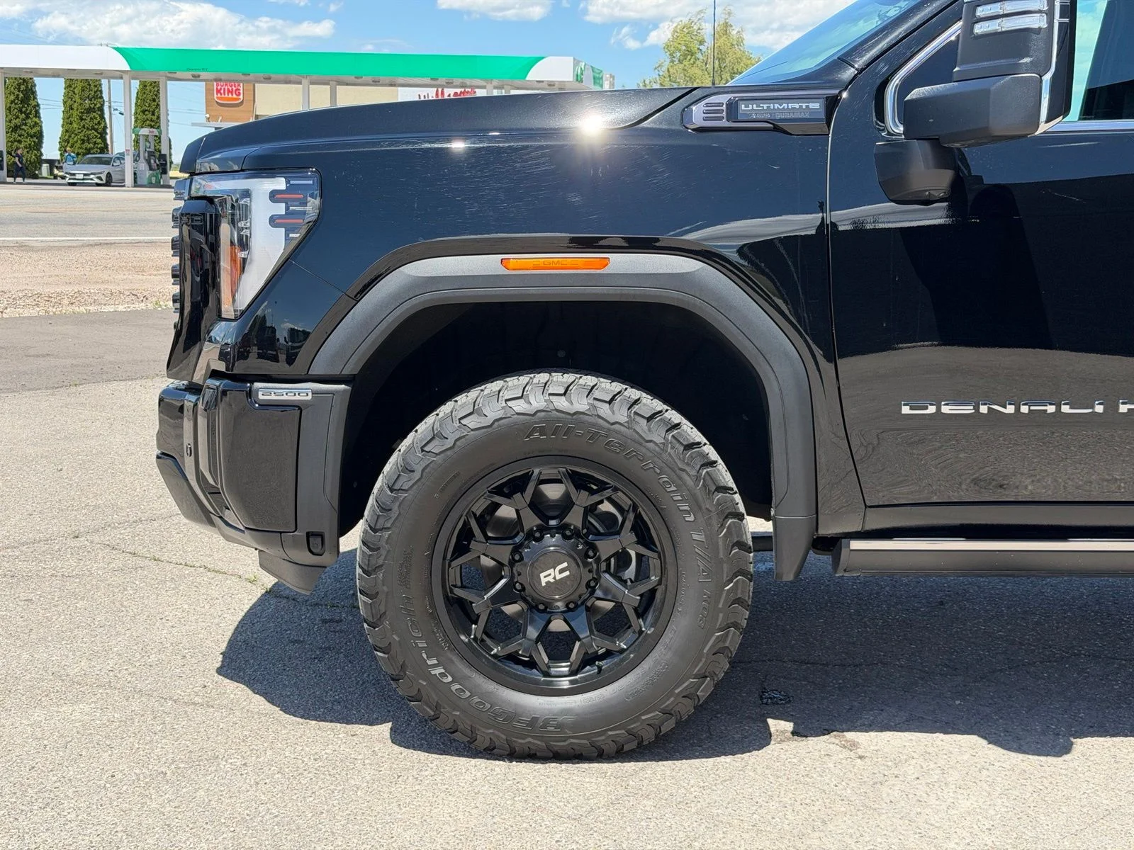 Used 2025 Black GMC Denali Ultimate image 12