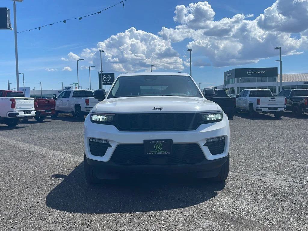 Used 2023 Bright White Jeep Limited image 2