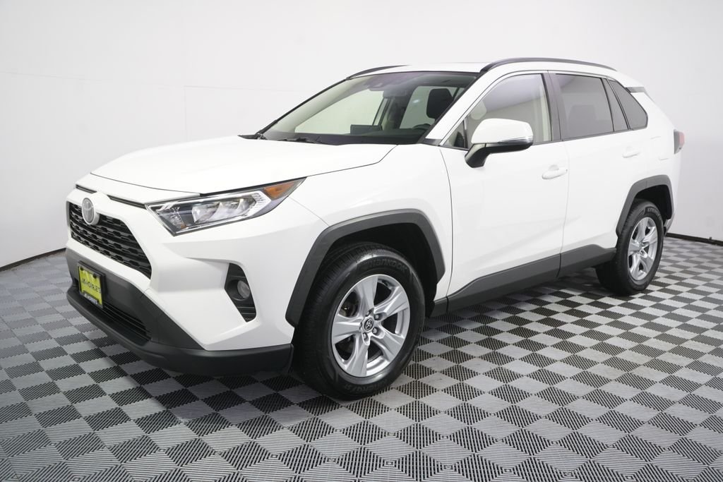 Used 2020 Super White Toyota XLE image 2