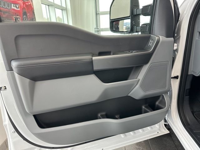 New 2026 Oxford White Ford F-350® XL image 22
