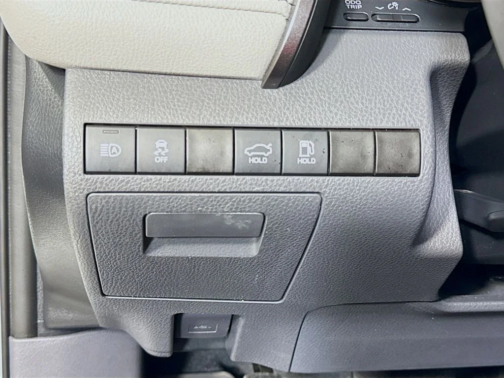 Certified Used 2023 Ice Cap Toyota SE image 11