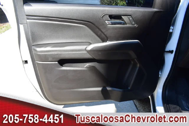 Used 2023 SUMMIT WHITE Chevrolet 4WD LT image 18